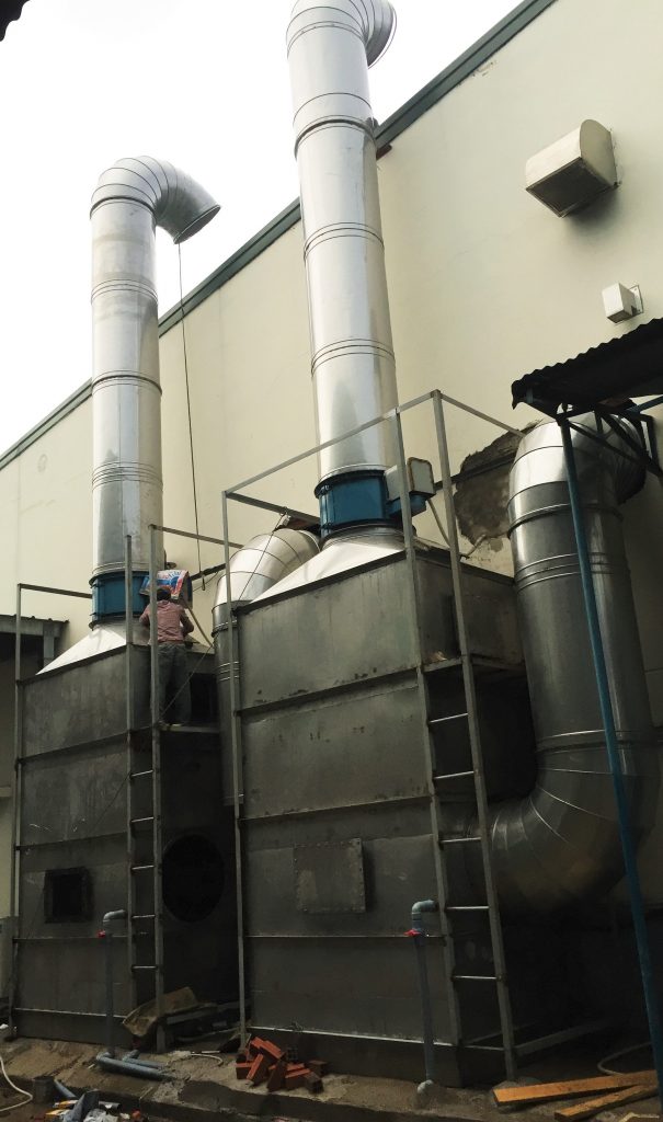 Khí thải từ nhà máy sản xuất sơn